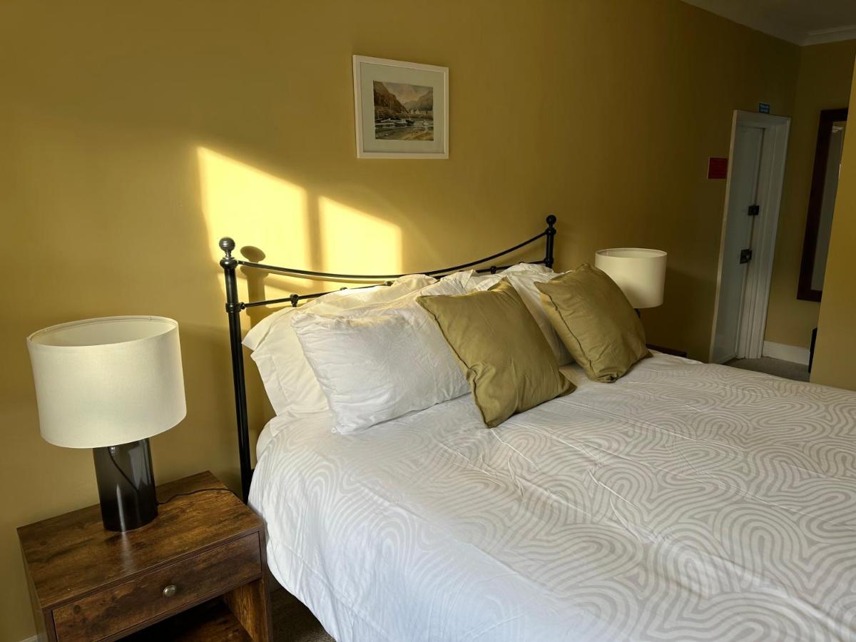 The Old Bakehouse Bed and Breakfast Colyton Exteriör bild