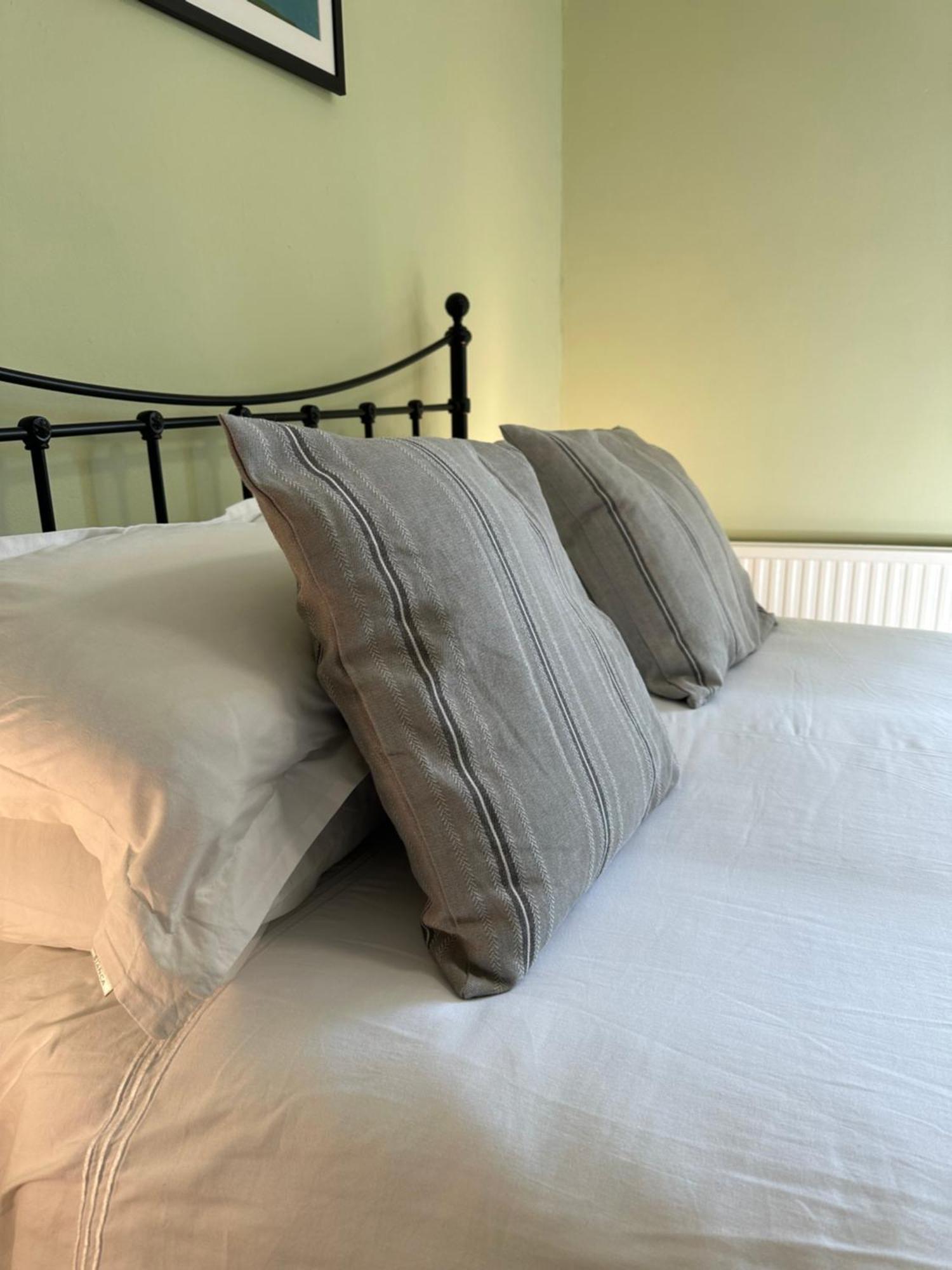 The Old Bakehouse Bed and Breakfast Colyton Exteriör bild